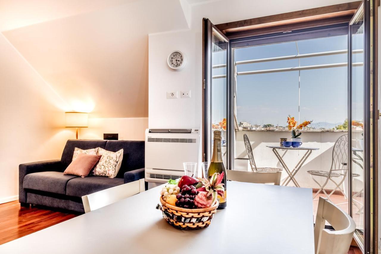 Bbhome Penthouse Bright And Elegant Metro Conca D'Oro Рим Экстерьер фото